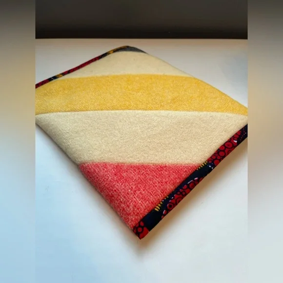 HBC stripes envelope clutch, reworked from vintage wool blanket, quilted & lined - Picture 11 of 13